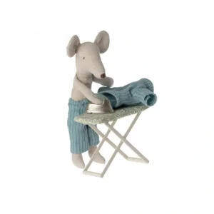 Iron and ironing board, Mouse